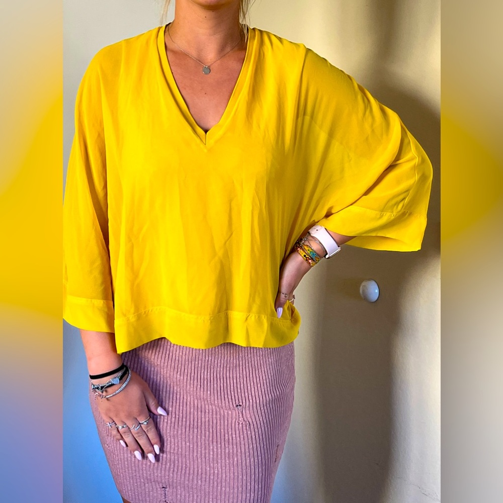 Zara mastered yellow, 3/4 sleeve top.